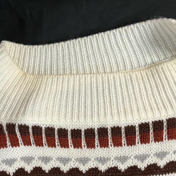 Patterned Knit Sweater - Picture 3 of 4